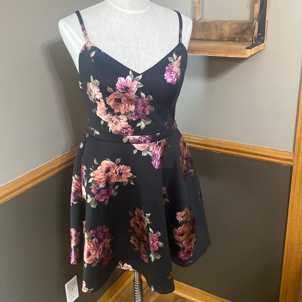 Speechless black floral spaghetti strap v neck dress lace detail size 13